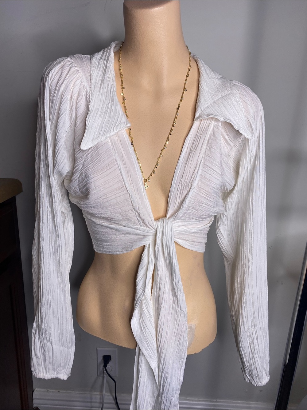 Women's White Tie-Front Long Sleeve Crop Blouse
